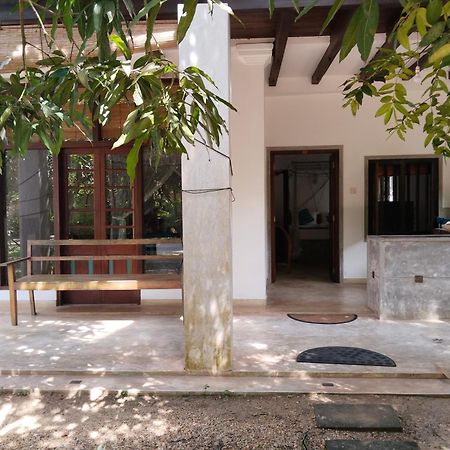 Silva Rest Hotel Unawatuna Exterior photo